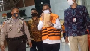KPK Tetapkan Tersangka dan Tahan Wali Kota Ambon di Kasus Suap Alfamidi