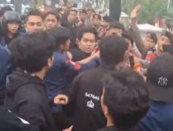Dari Tuntutan Keadilan ke Tindakan Brutal: Demo Mahasiswa Trisakti Rusuh, Polisi Luka, Publik Marah