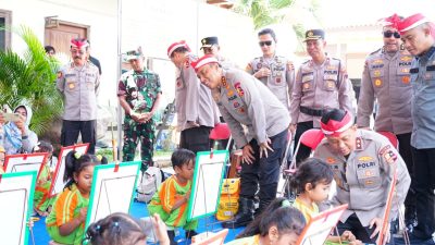 Wakapolri Semringah Wujudkan Kebersamaan, Tebar Senyum dan Inspirasi untuk Anak-Anak di Genuk