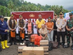 Bantuan Polri Diterima Hangat Warga Mauponggo yang Terdampak Bencana