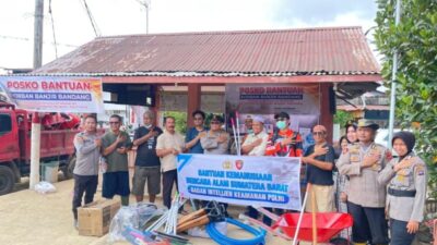 Baintelkam Polri Bagikan Ribuan Alat Penanggulangan Bencana ke Sumbar