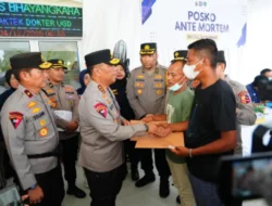 Wakapolri Datangi Keluarga Korban, Pastikan Identifikasi Dilakukan Secepatnya