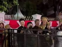 Antusiasme Kemerdekaan, Warga Sudah Berada di Istana Sejak Dini Hari
